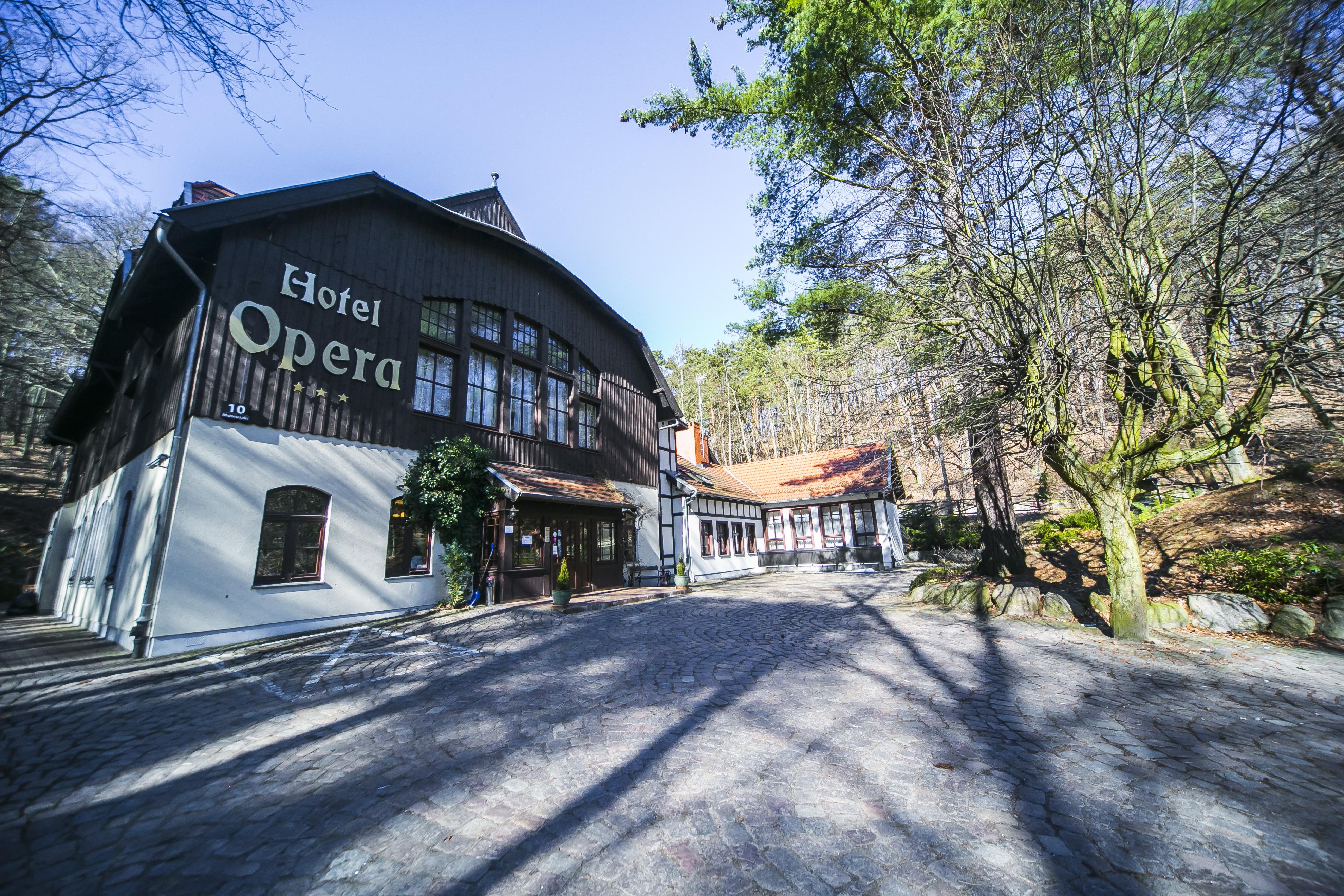 Opera Hotell 3*