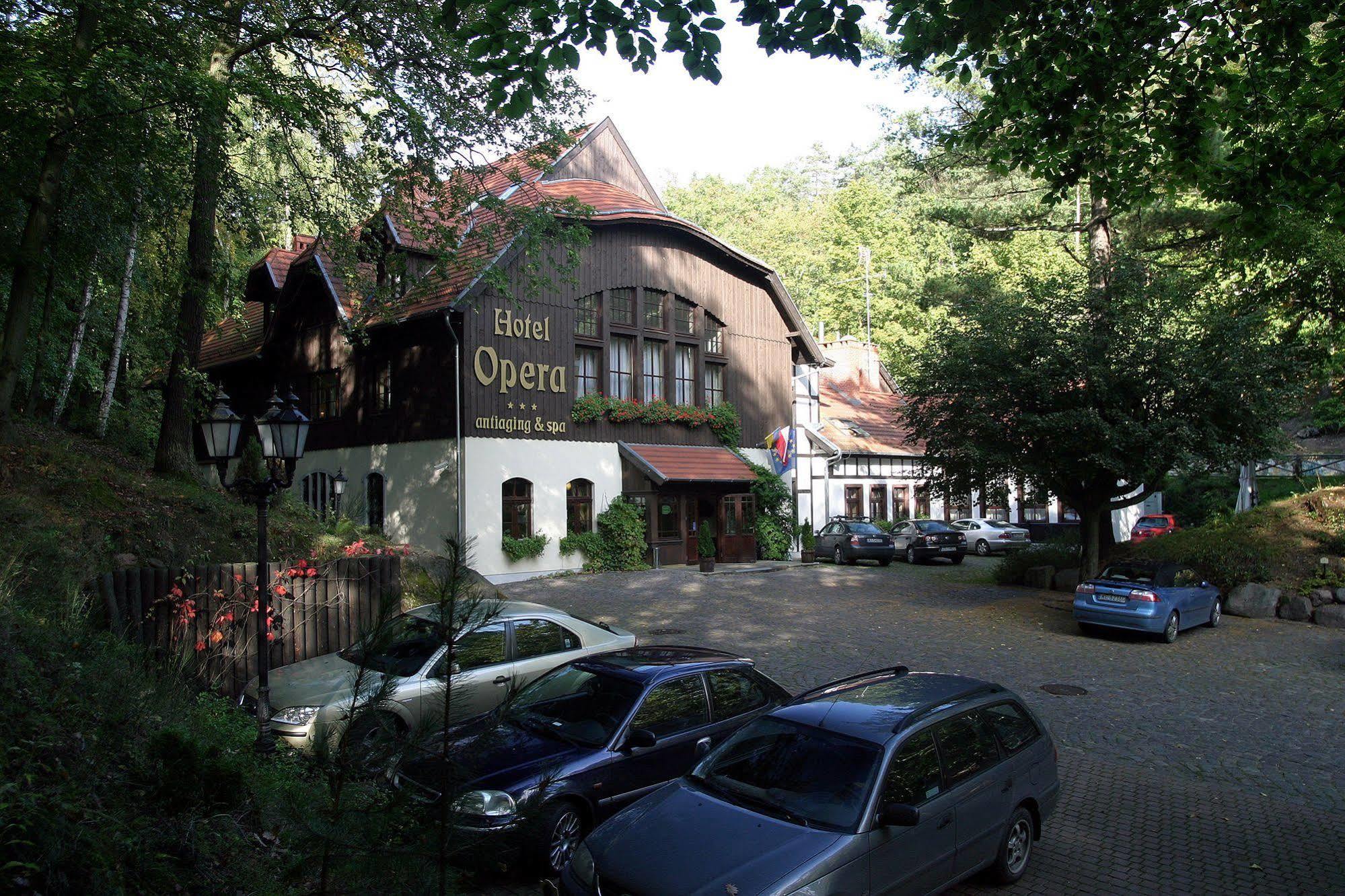 Opera 3* Sopot