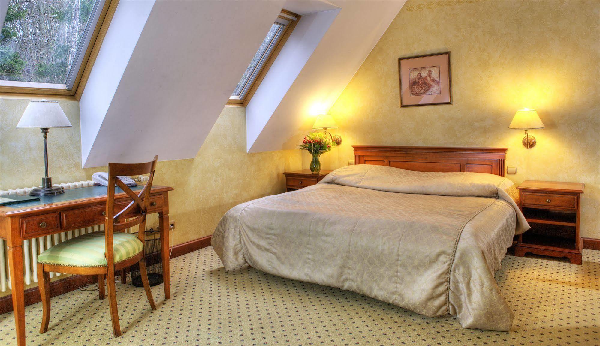 Opera Hotell 3*